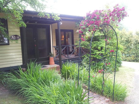 Leafield Cottages - Perth Resorts 2