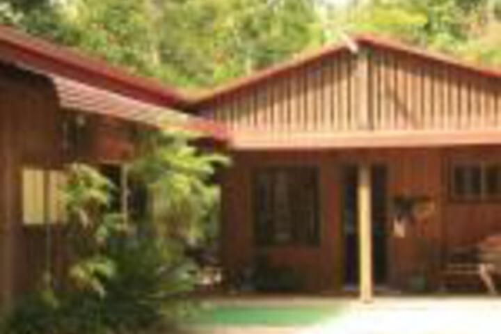 Mena Creek QLD Accommodation Perth
