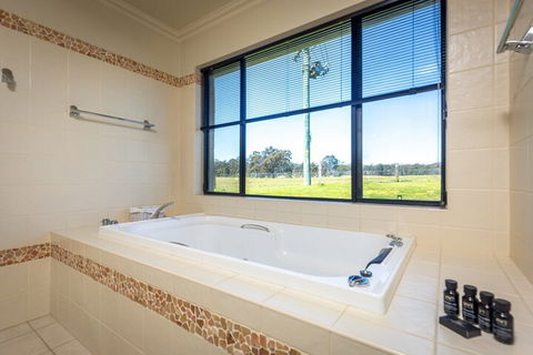 Mandalay Villas Villa 2 - Perth Resorts 6
