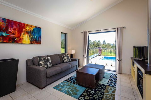 Mandalay Villas Villa 2 - Perth Resorts 4