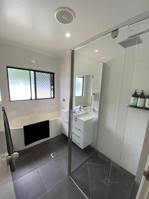 Cooktown Harbour View Luxury Apartments - Accommodation Perth 4