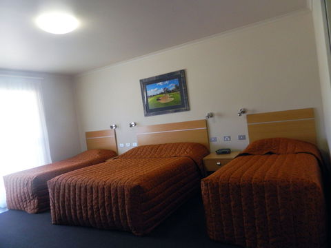 CluBarham Motel - Accommodation Perth 1