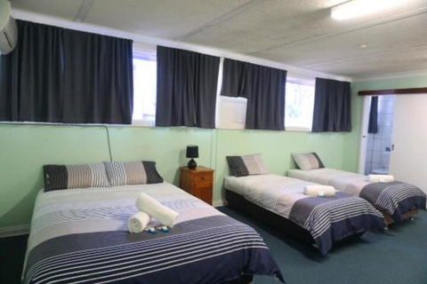Warners Bay Hotel - Accommodation Perth 4