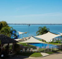 Lake Edge Resort - Accommodation Perth