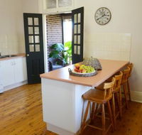 The Bank B  B West Wyalong - Perth Resorts