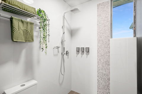 Grand Hotel Wyong - Perth Resorts 5
