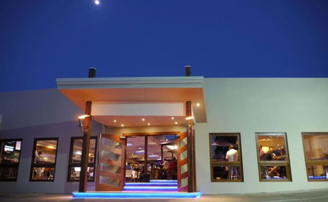 Park Beach Hotel Motel - Accommodation Perth 2