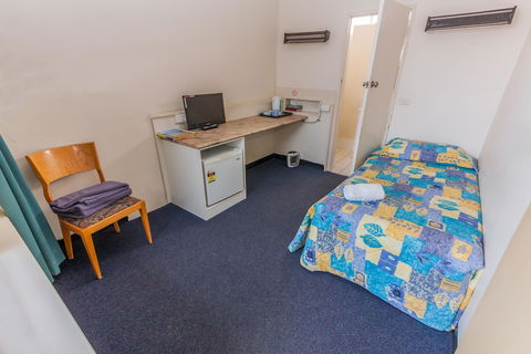 Moruya Waterfront Hotel Motel - Perth Resorts 4