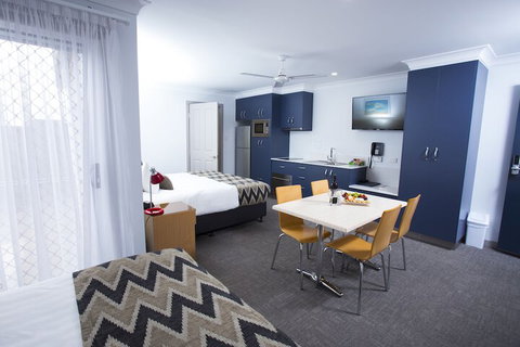 Altitude Motel Apartments - Accommodation Perth 2