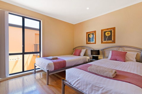 Snug Cove Villas - Accommodation Perth 4