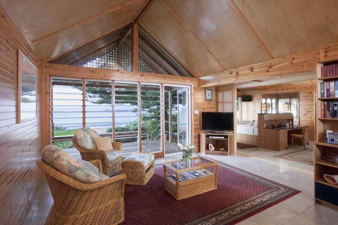 Kims Beachside Retreat - Accommodation Perth 6