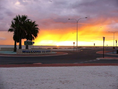 Wildsights Beach Units - Accommodation Perth 0