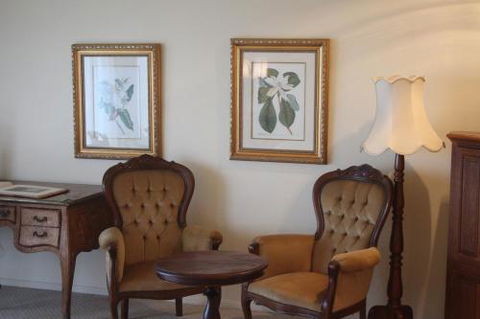 Highwood Park B & B Guest Lodge - Accommodation Perth 2
