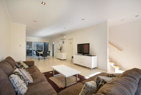 The Block Views Apartments Victor Harbor - Accommodation Perth 2