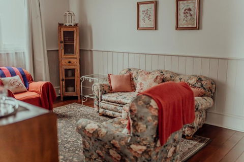 Bluebird Cottage - Accommodation Perth 2