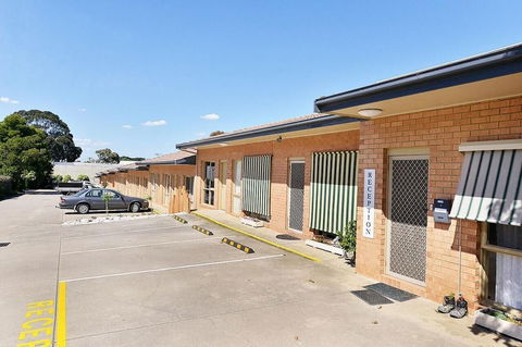 Cranbourne Motor Inn - Perth Resorts 2