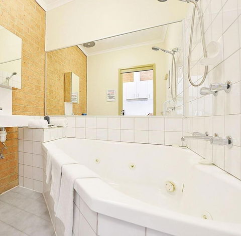 Cranbourne Motor Inn - Perth Resorts 6