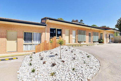 Cranbourne Motor Inn - Perth Resorts 1