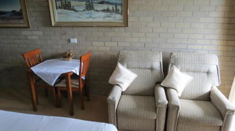 Beachview Motel Adults Only - Accommodation Perth 3