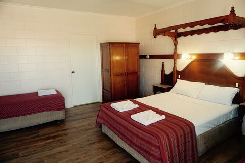 Yongala Lodge By The Strand - Accommodation Perth 5