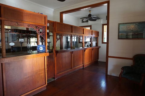 Yongala Lodge By The Strand - Accommodation Perth 0