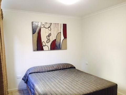 Yongala Lodge By The Strand - Accommodation Perth 2