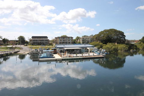 CHILL OUT LAKESIDE At FORSTER - Perth Resorts 3