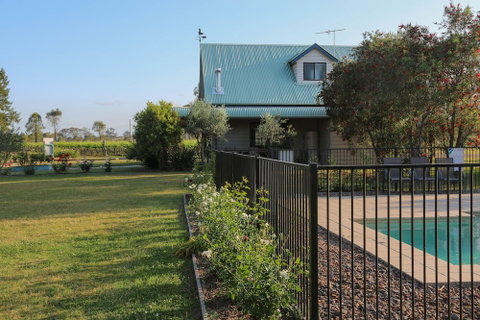 Emmas Cottage Vineyard - Accommodation Perth 2