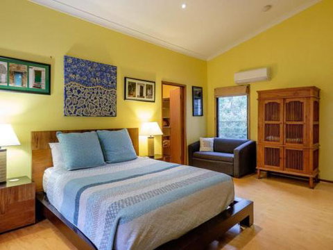 Five Bimba (Tractor House) - Accommodation Perth 0
