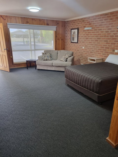Country Roads Motor Inn Naracoorte - Accommodation Perth 6