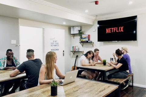 Mad Monkey Backpackers On Broadway - Adults Only - Perth Resorts 3