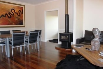 Flame Hill Vineyard - Accommodation Perth 1
