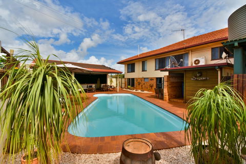Dunelm House Bed And Breakfast - Perth Resorts 4