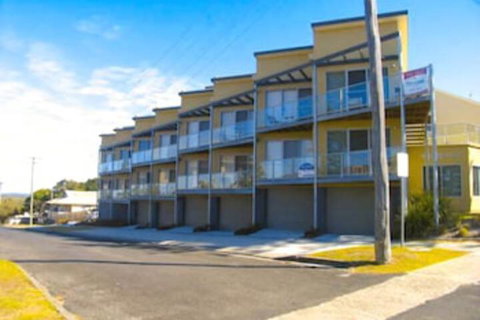 Seaspray Apartments - Accommodation Perth 0