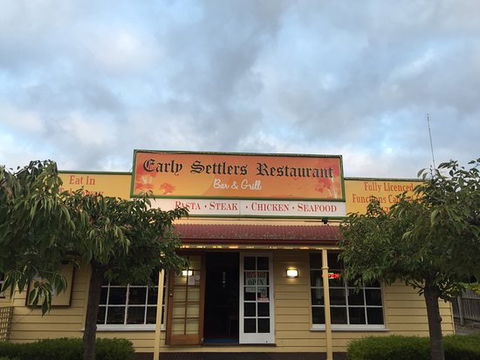 Early Settlers Restaurant - Perth Resorts 0