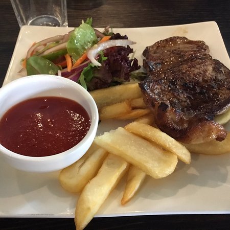 Golf House Hotel - Accommodation Perth 0