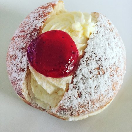 Daniel's Donuts - Perth Resorts 0