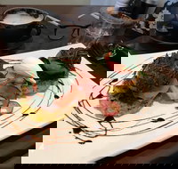 Est Espresso  Kitchen - Accommodation Perth