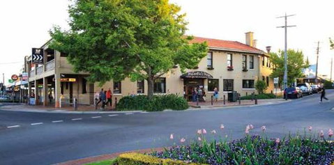 McCartin's Hotel Bistro - Accommodation Perth 0