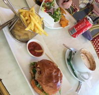 Supreme Bar and Restaurant - Perth Resorts