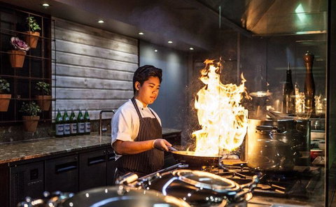 Waves Buffet Restaurant - Perth Resorts 3