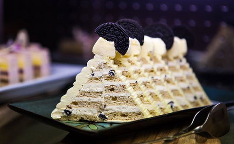 Waves Buffet Restaurant - Perth Resorts 5