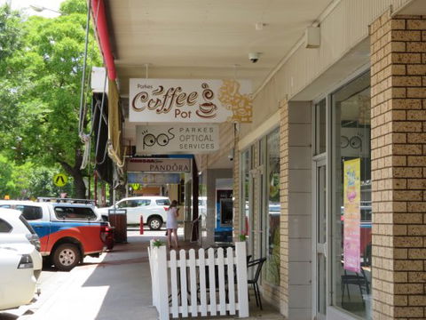 Parkes Coffee Pot - Accommodation Perth 0