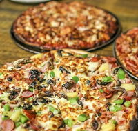 The cave wood fired pizza bar - Accommodation Perth
