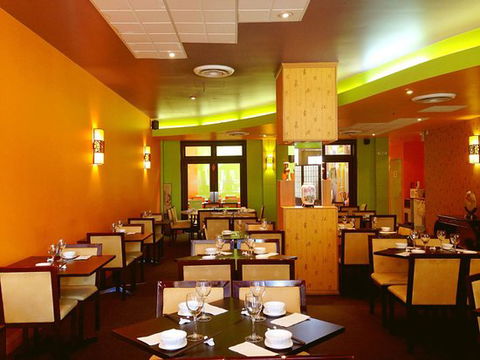 Asian Cafe - Perth Resorts 0