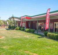 Willow Tree Cafe - Perth Resorts