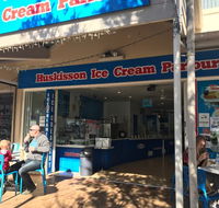 Huskisson ice cream parlour - Perth Resorts