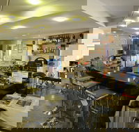 Restaurant  Bar 203 - Perth Resorts