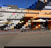 The Roses Cafe - Perth Resorts