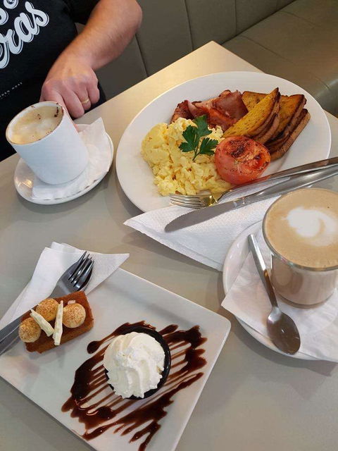 Cafe Siena - Carindale - Perth Resorts 0